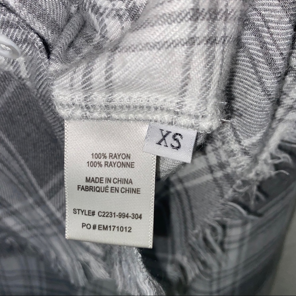 Anthro Cloth & Stone Gray Plaid Frayed Edge Button Down Shirt Top - Picture 4 of 8